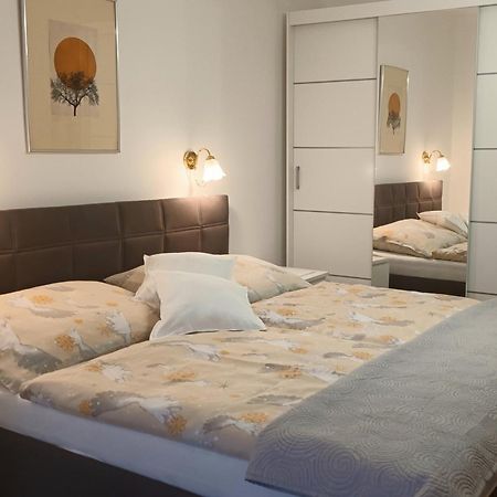 Apartman Alena 卡罗维发利 外观 照片